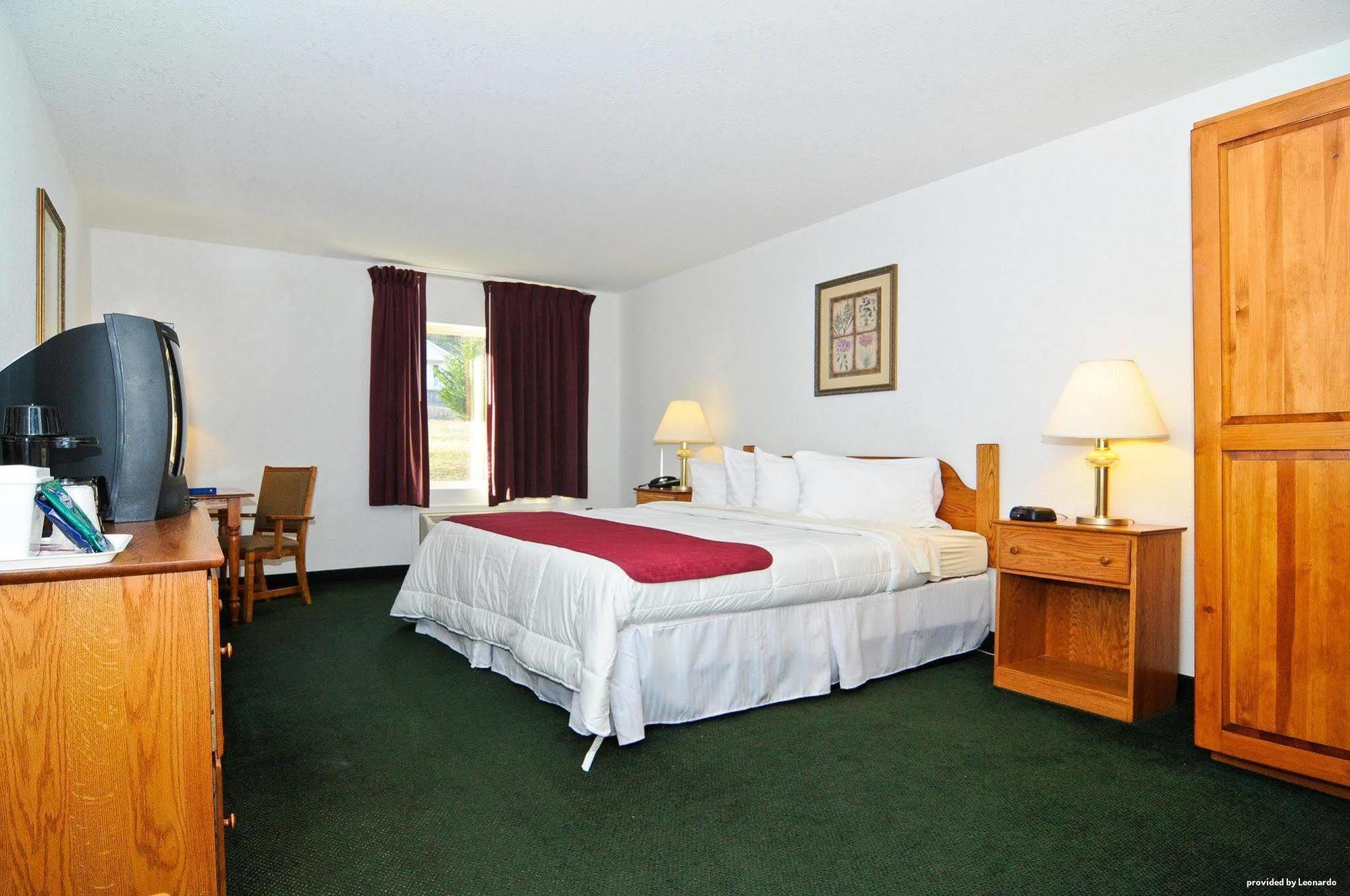 Surestay Plus Hotel By Best Western Berkeley Springs Room photo